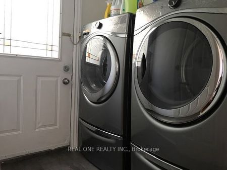 For Lease - 35 Springhead Garden, Richmond Hill, Ontario - Photo 3