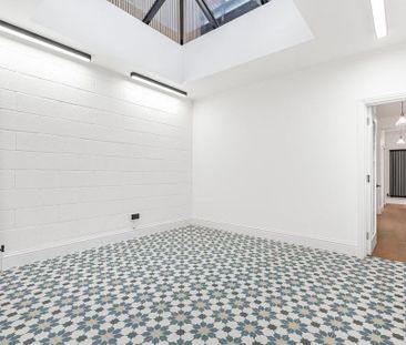 4 bedroom detached house to rent - Photo 4