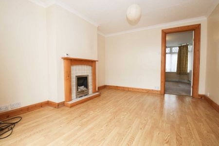 1 bed Flat for rent - Photo 2
