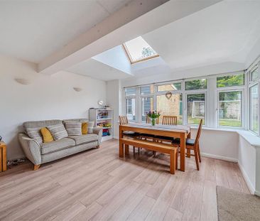 4 bedroom semi-detached house to rent - Photo 2