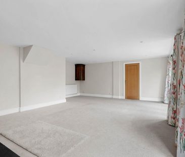 4 BED Barn Conversion To rent - Photo 1
