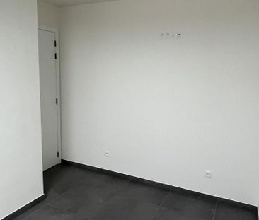 Appartement te huur in Genk voor € 985 met 2 slaapkamers - Photo 3