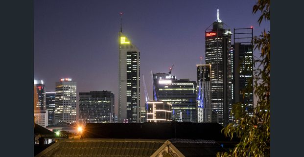 FULLY FURNISHED & EQUIPPED APARTMENT - 2 BEDROOM, 2 BATHROOM, 1 CAR BAY - Photo 1