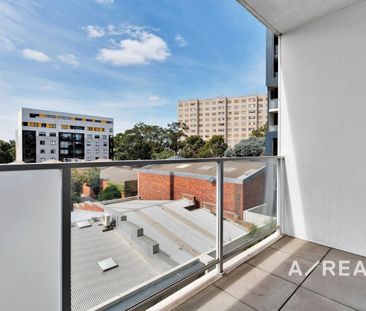Light-Filled Studio in Prime South Yarra Location - Photo 4