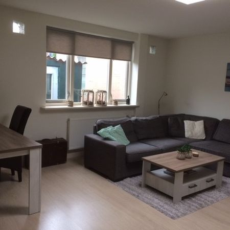 Te huur: ruim en net 2-kamer appartement aan de rand van de stad - Photo 3