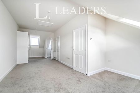 3 bedroom townhouse to rent Four Acre Drive, Houghton Conquest, Bedford, MK45 - Photo 4