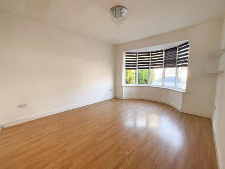 4 bedroom semi-detached house to rent - Photo 2