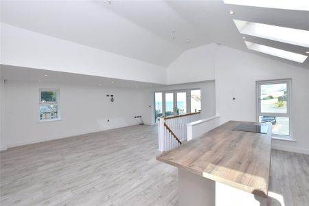 3 bedroom detached house to rent - Photo 3