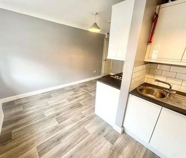 The Broadway, Thorpe Bay, Southend On Sea, Essex, SS1 - Photo 1