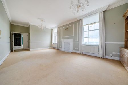 3 bedroom flat to rent - Photo 2