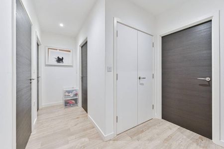 3 bedroom flat to rent - Photo 3