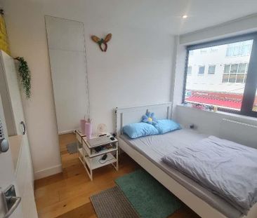 1 bedroom in a house share to rent - Photo 2