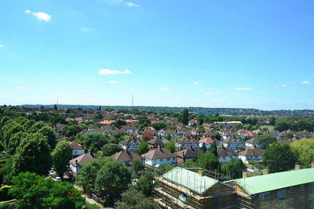 Bromley Road, London, SE6 - Photo 3