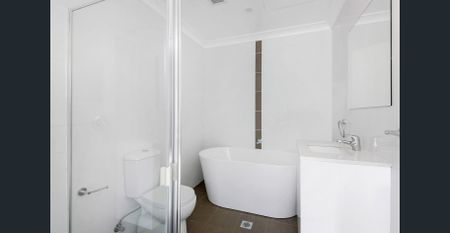 Three Bedroom Unit - 20% Below Market Rent - Photo 5