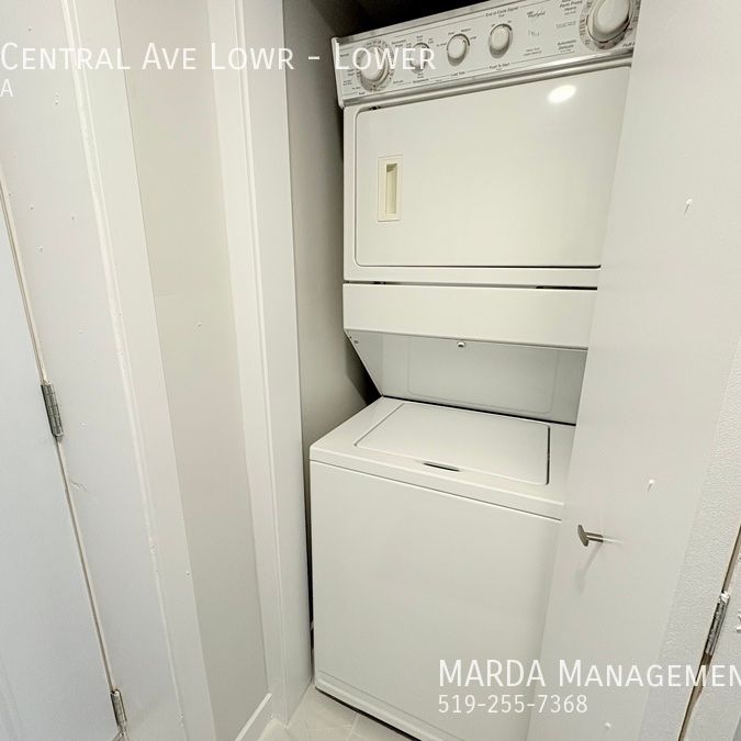 STYLISH NEWLY RENOVATED 2BEDROOM/1BATH LOWER UNIT+UTILITIES - Photo 1