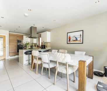 4 bedroom detached house to rent - Photo 4