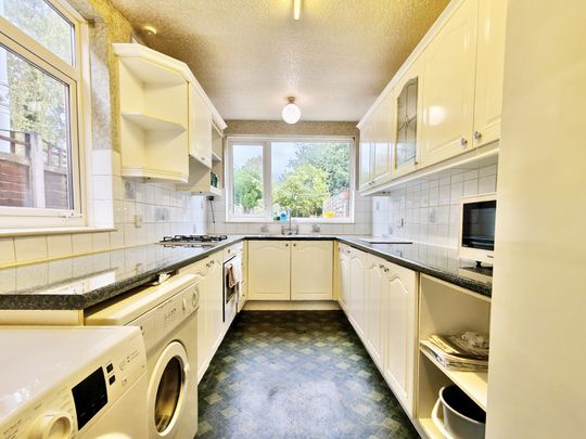 3 bedroom terraced house to rent - Photo 1