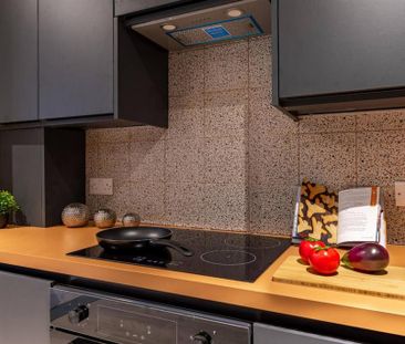 1 bedroom in a flat share to rent - Photo 6