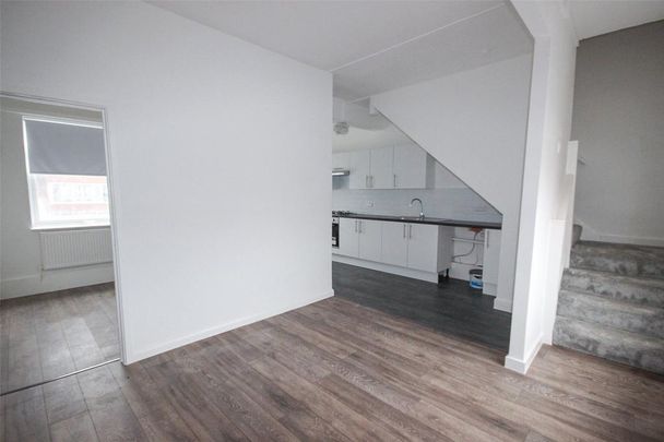 3 bedroom apartment to rent - Photo 1