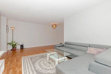 18 Knightsbridge Road #304 - Photo 3