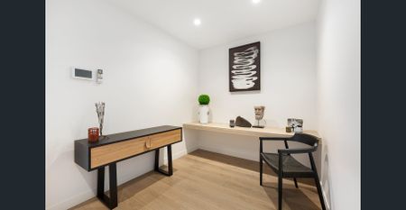 Designer Two Bedroom + Study Apartment - Photo 2