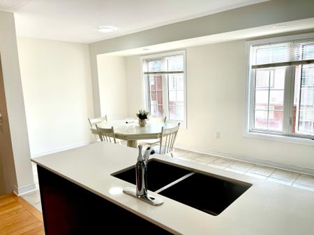 For Lease - 2280 Baronwood Drive Unit# 91, Oakville, Ontario - Photo 4