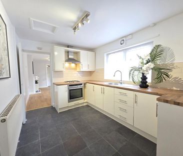 2 bedroom flat to rent - Photo 3