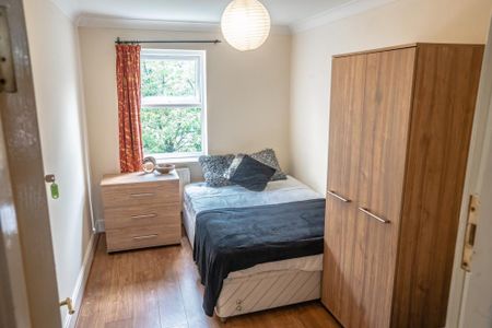 7 bedroom townhouse to rent - Photo 4