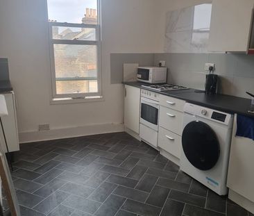 Room in a Shared Flat, High Road Leytonstone, E15 - Photo 4
