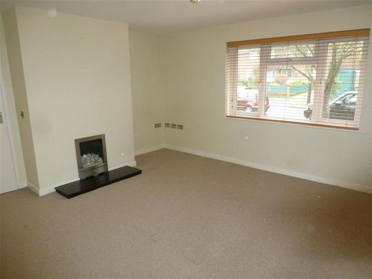 4 bedroom semi-detached house to rent - Photo 1