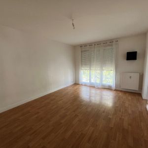 Location Appartement 2 pièces 43m² ORLEANS 45100 - Photo 2