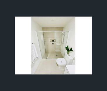 5 bedrooms double story townhouse! - Photo 5