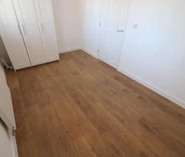 7 Winston Churchill Close - Photo 4