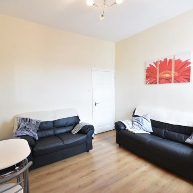 3 Bed - Simonside Terrace, Heaton - Photo 1