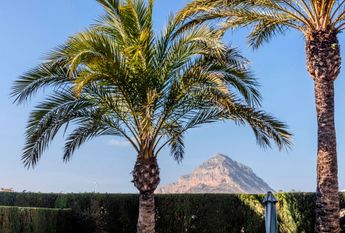 FOR RENT: SPACIOUS AND ELEGANT 4-BEDROOM BUNGALOW FOR LONG TERM