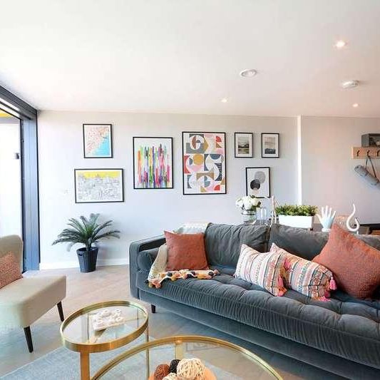 Uncle Elephant & Castle, Elephant And Castle, SE11 - Photo 1