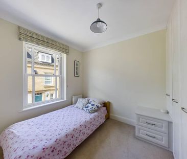 4 bedroom terraced house to rent - Photo 6