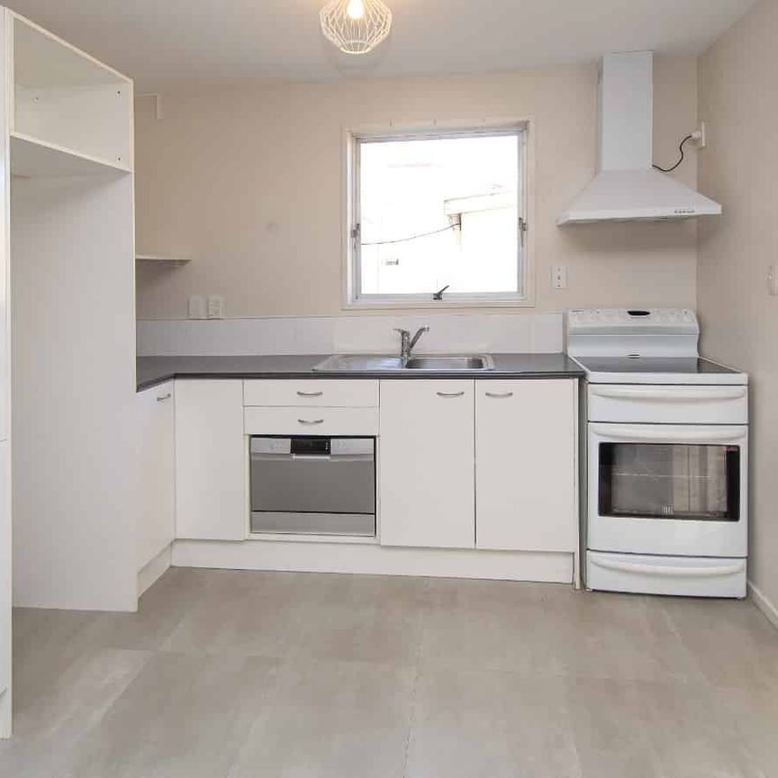 Embrace the simplicity of easy living - Photo 1