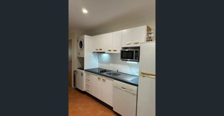 Rare Furnished Unit - Photo 2