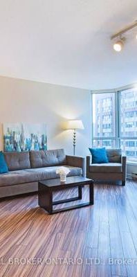 38 Elm St Very spacious modern feel yonge/dundas sq - Photo 1