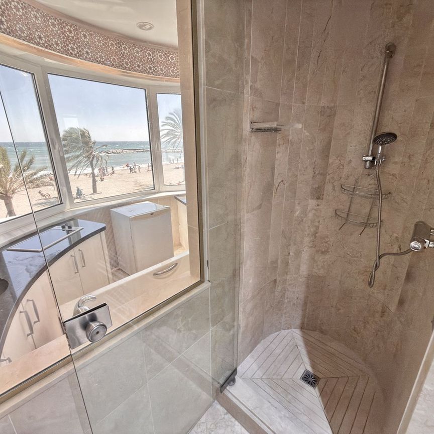 Apartment in Puerto Banús, Costa del Sol - Photo 1