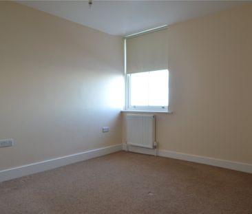 2 bed apartment to rent in Queens Parade, Scarborough, YO12 - Photo 5