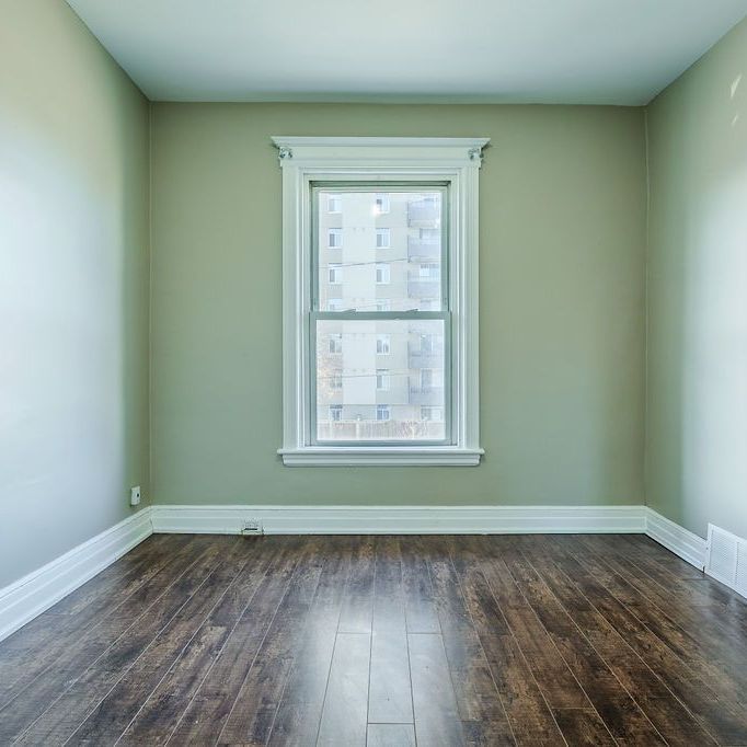 For Lease - 19 Sanford Avenue Unit# Upper, Hamilton, Ontario - Photo 1