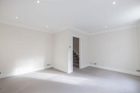 Cadogan Lane, Knightsbridge, London, SW1X - Photo 3