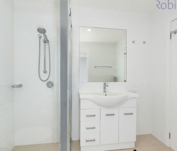 One bedroom apartment with ocean views. - Photo 3