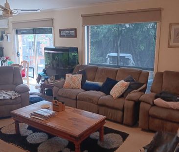 Whittington - Photo 2