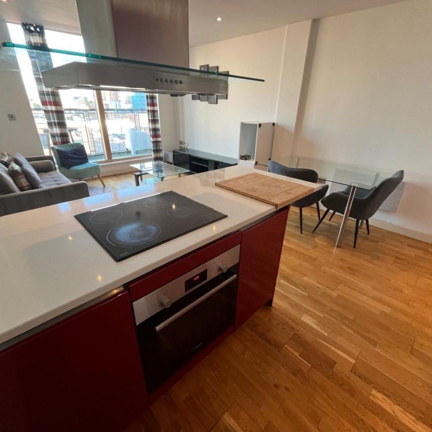 2 bedroom Flat To Let - Photo 1