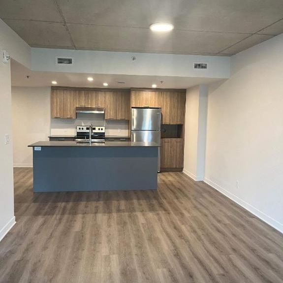 2 CH - 1 SDB - Terrebonne - $2,100 /mo - Photo 1