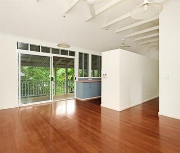 LIGHT-FILLED FAMILY HOME! - Photo 1