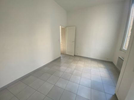 NIMES / NOTRE DAME - T2 LUMINEUX - Photo 5